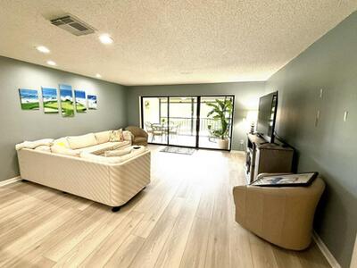 20 Westgate Lane, Boynton Beach, FL 33436