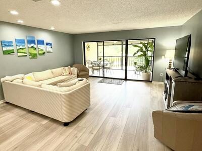 20 Westgate Lane, Boynton Beach, FL 33436