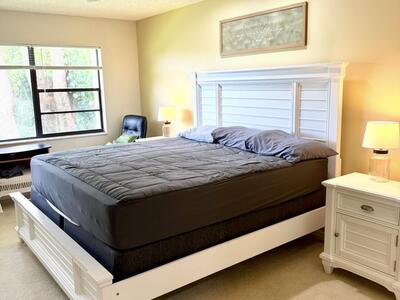 20 Westgate Lane, Boynton Beach, FL 33436