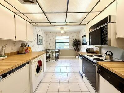 20 Westgate Lane, Boynton Beach, FL 33436