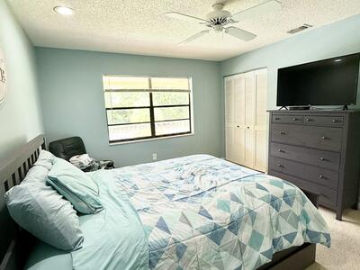 20 Westgate Lane, Boynton Beach, FL 33436