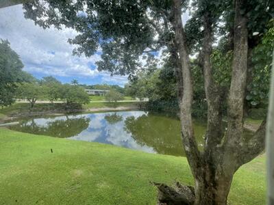 20 Westgate Lane, Boynton Beach, FL 33436