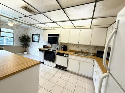 20 Westgate Lane, Boynton Beach, FL 33436