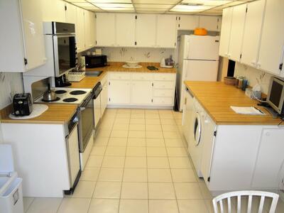 20 Westgate Lane, Boynton Beach, FL 33436