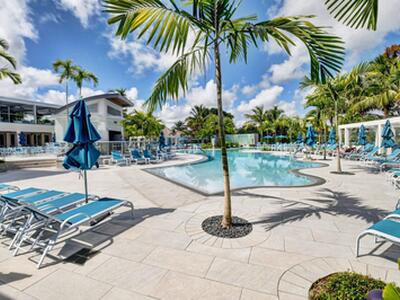 20 Westgate Lane, Boynton Beach, FL 33436