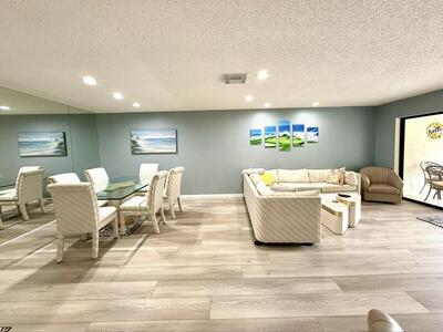 20 Westgate Lane, Boynton Beach, FL 33436