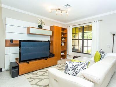 10426 Wellington Parc Drive, Wellington, FL 33449