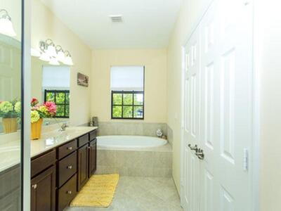 10426 Wellington Parc Drive, Wellington, FL 33449