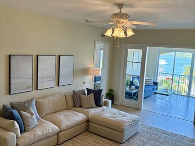 38 Harbour Isle Drive E, Fort Pierce, FL 34949