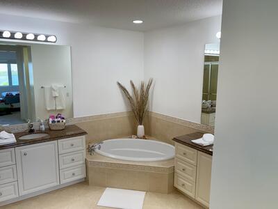 38 Harbour Isle Drive E, Fort Pierce, FL 34949