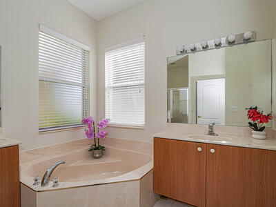 5518 Place Lake Drive, Fort Pierce, FL 34951