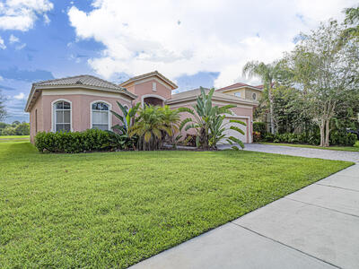 5518 Place Lake Drive, Fort Pierce, FL 34951