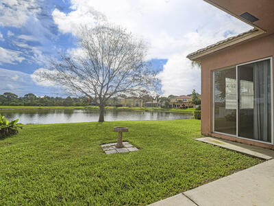 5518 Place Lake Drive, Fort Pierce, FL 34951