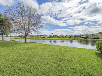 5518 Place Lake Drive, Fort Pierce, FL 34951