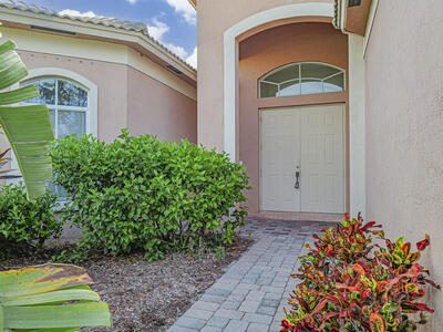 5518 Place Lake Drive, Fort Pierce, FL 34951