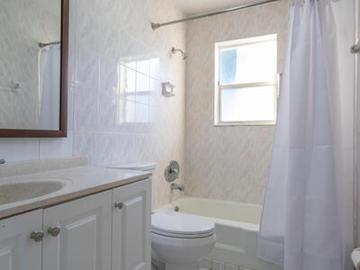 714 S Arnold Avenue, Lantana, FL 33462