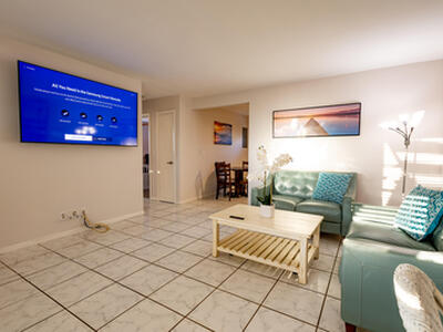 714 S Arnold Avenue, Lantana, FL 33462