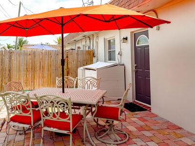 714 S Arnold Avenue, Lantana, FL 33462