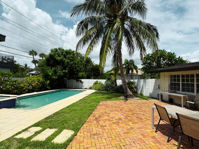 300 NE 7th Street, Boca Raton, FL 33432