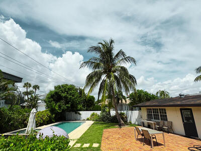 300 NE 7th Street, Boca Raton, FL 33432