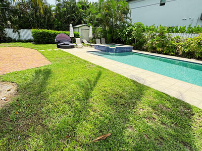 300 NE 7th Street, Boca Raton, FL 33432