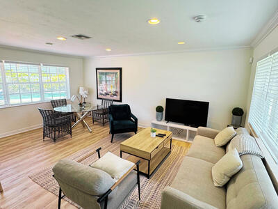 300 NE 7th Street, Boca Raton, FL 33432