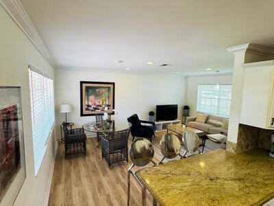 300 NE 7th Street, Boca Raton, FL 33432