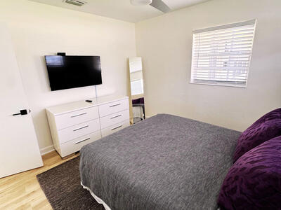 300 NE 7th Street, Boca Raton, FL 33432