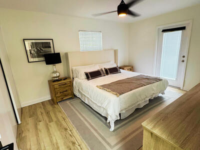 300 NE 7th Street, Boca Raton, FL 33432