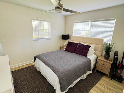 300 NE 7th Street, Boca Raton, FL 33432