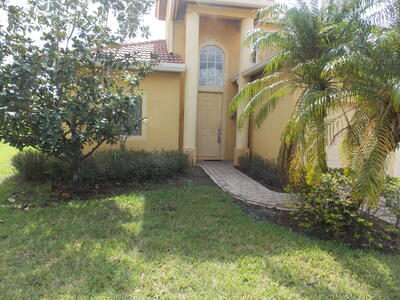 323 NW Sheffield Circle, Port Saint Lucie, FL 34983