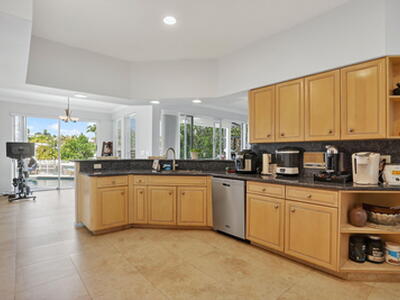 4830 NE 28 Avenue, Lighthouse Point, FL 33064