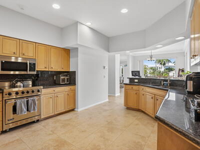 4830 NE 28 Avenue, Lighthouse Point, FL 33064