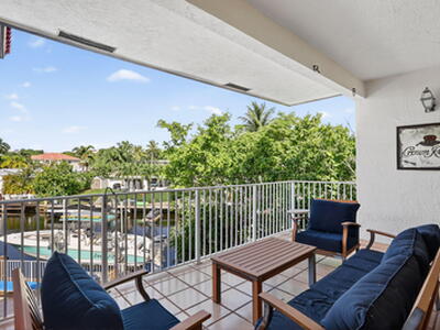 4830 NE 28 Avenue, Lighthouse Point, FL 33064