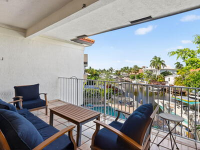 4830 NE 28 Avenue, Lighthouse Point, FL 33064