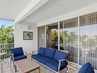 4830 NE 28 Avenue, Lighthouse Point, FL 33064