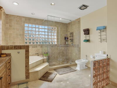 4830 NE 28 Avenue, Lighthouse Point, FL 33064