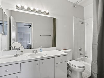 4830 NE 28 Avenue, Lighthouse Point, FL 33064