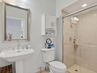 4830 NE 28 Avenue, Lighthouse Point, FL 33064