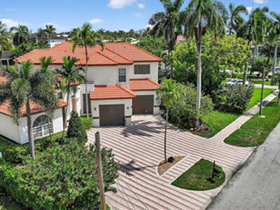 4830 NE 28 Avenue, Lighthouse Point, FL 33064