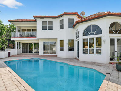 4830 NE 28 Avenue, Lighthouse Point, FL 33064