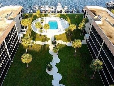 2424 N Federal Highway