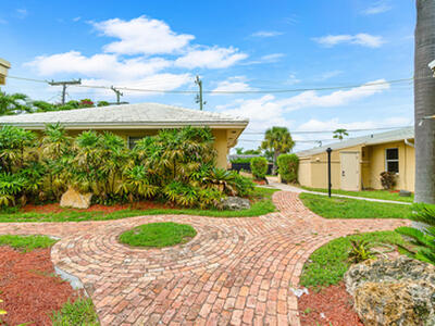 2637 W West Way, Riviera Beach, FL 33404