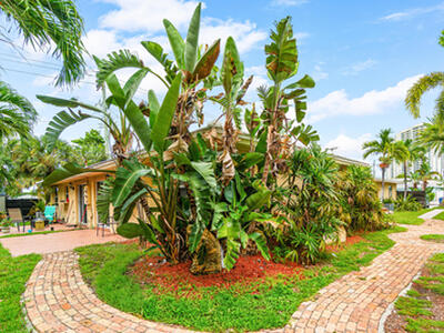 2637 W West Way, Riviera Beach, FL 33404