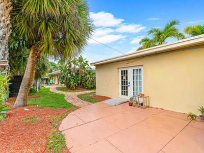 2637 W West Way, Riviera Beach, FL 33404