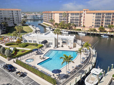 2871 N Ocean Boulevard