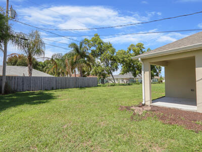 2550 SE Rock Springs Drive, Port Saint Lucie, FL 34952