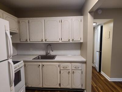 82 Canterbury D, West Palm Beach, FL 33417