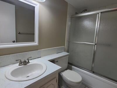 82 Canterbury D, West Palm Beach, FL 33417