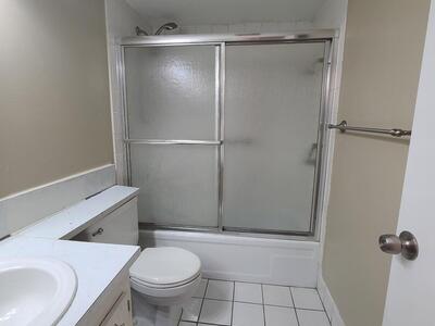 82 Canterbury D, West Palm Beach, FL 33417